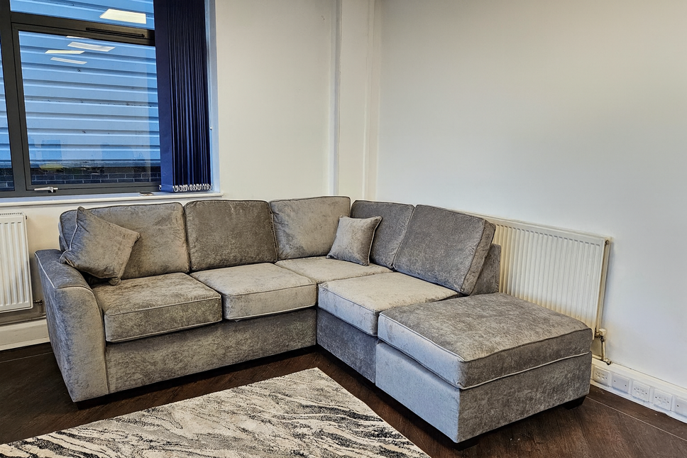 Veronica Right Hand Chaise Corner Sofa In Grey